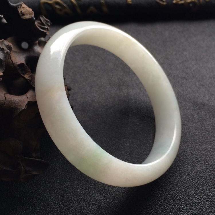 （超值推荐）糯冰种淡晴水手镯（55.7mm）