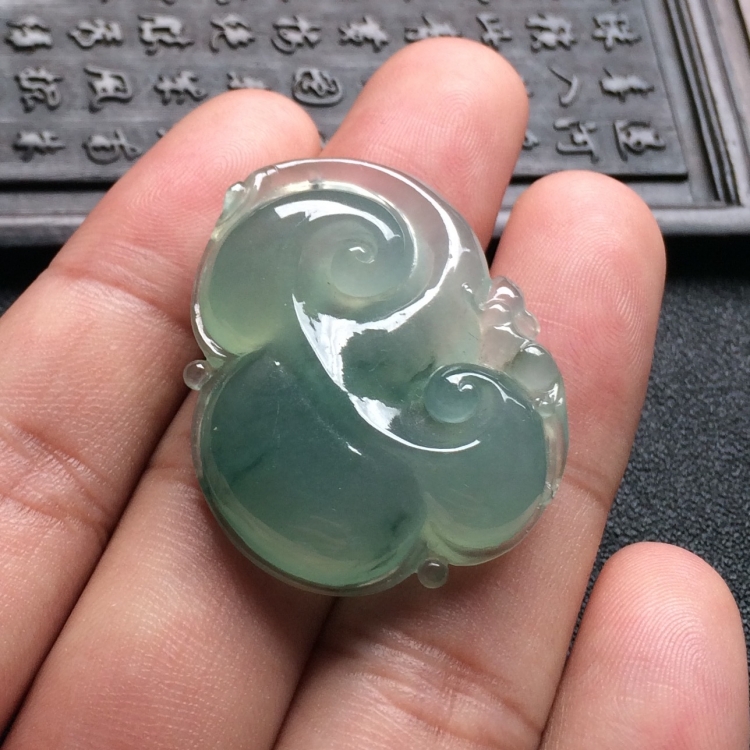 （超值推荐）冰种晴水略飘花如意挂件
