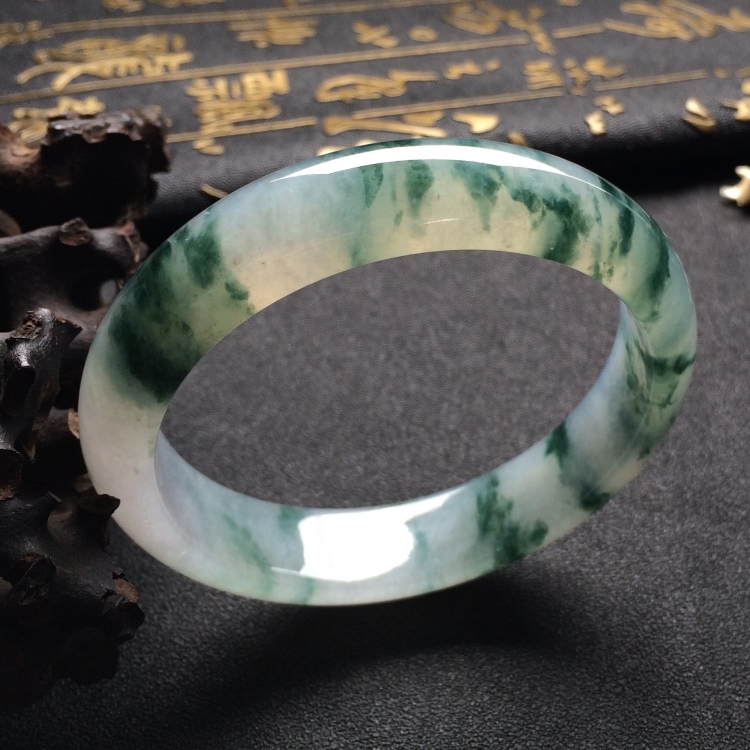 （超值推荐）冰种飘花手镯（56.2mm）