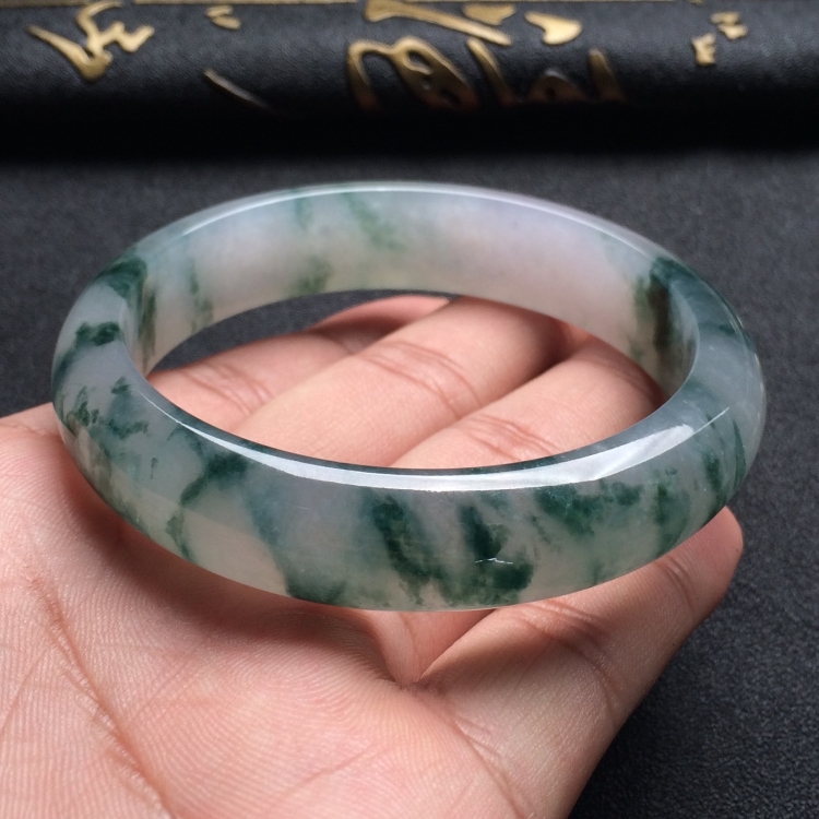 （超值推荐）冰种飘花手镯（56.2mm）
