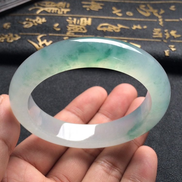 （超值推荐）冰种飘花手镯（54.9mm）