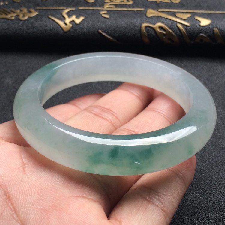 （超值推荐）冰种飘花手镯（54.9mm）