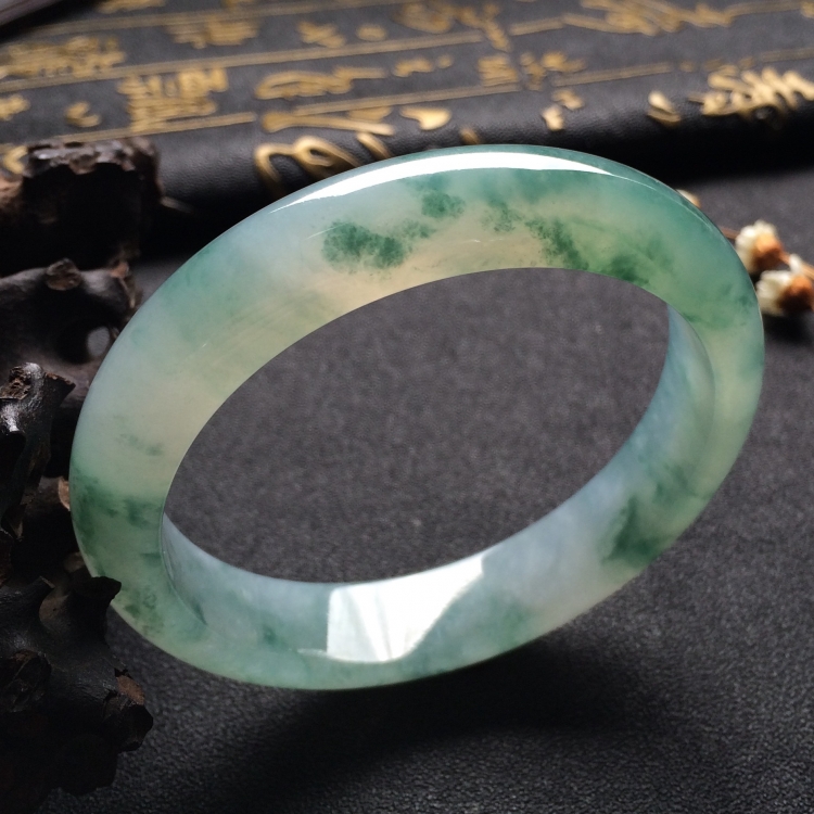 （超值推荐）冰种飘花手镯（56.3mm）