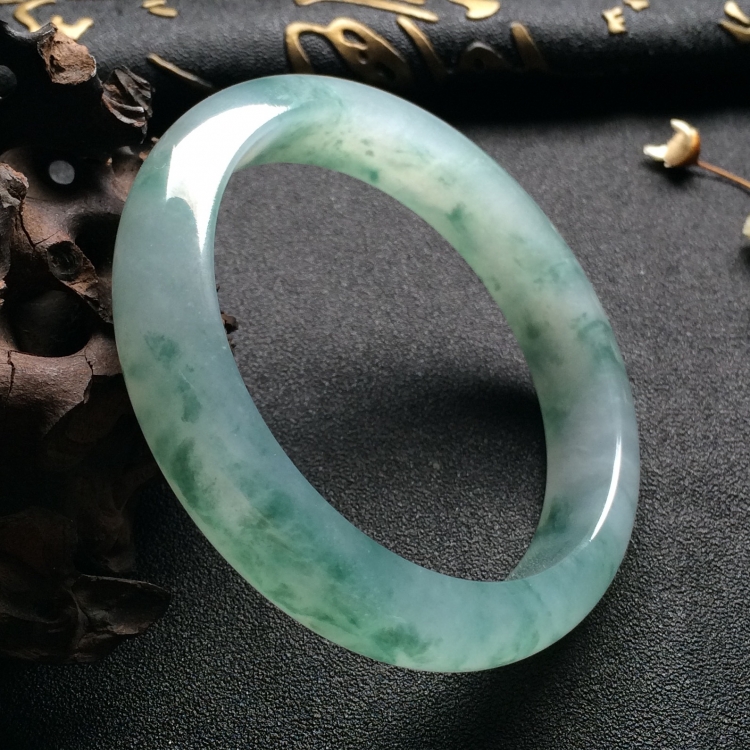 （超值推荐）冰种飘花手镯（56.3mm）