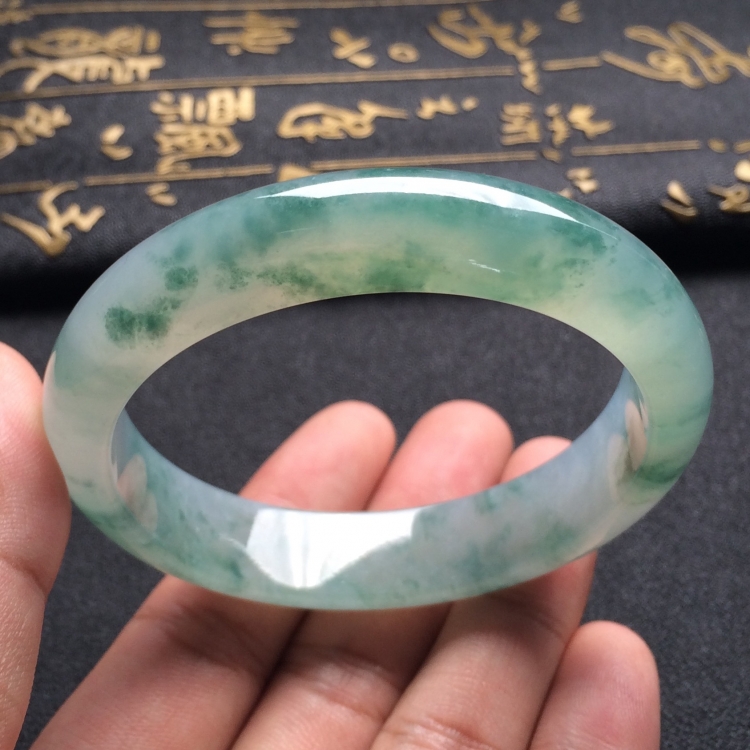 （超值推荐）冰种飘花手镯（56.3mm）
