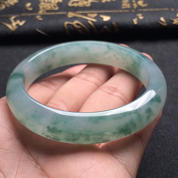 （超值推荐）冰种飘花手镯（56.3mm）
