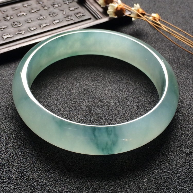 （超值推荐）冰种飘花手镯（56.7mm）
