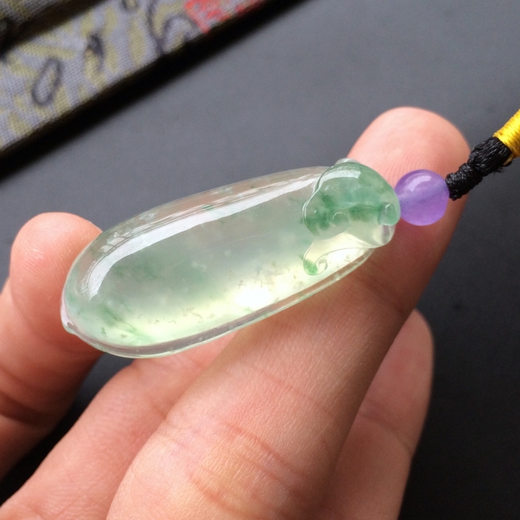 (超值推荐)冰种飘绿花福瓜挂件