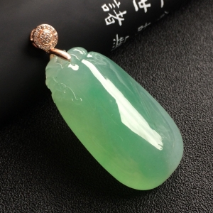（超值推荐）糯冰种绿晴水福瓜挂件