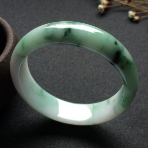 （超值推荐）糯冰种飘花手镯（57.1mm）