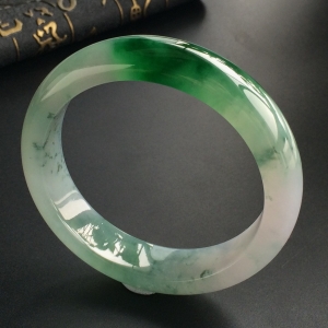 (超值推荐)糯冰种飘花手镯(57.4mm)