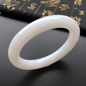 (超值推荐)糯冰种白色圆条手镯(54.8mm)