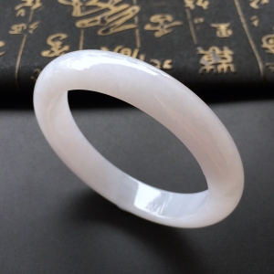 (超值推荐)糯冰种白色手镯(54.8mm)