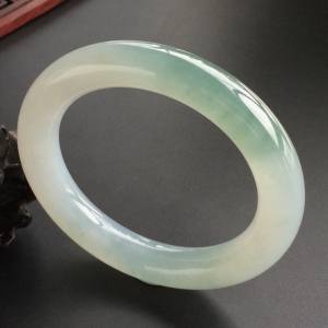 (超值推荐)糯冰种晴水圆条手镯(56.6mm)