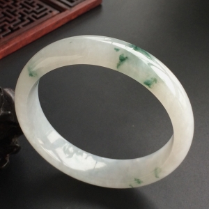 (超值推荐)糯冰种飘花手镯(57.8mm)