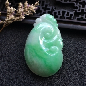（超值推荐）糯冰种浅绿如意挂件