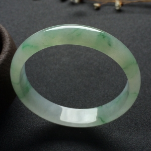 （超值推荐）糯冰种飘花手镯（56.6mm）