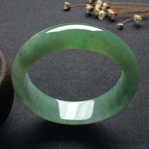 （超值推荐）糯冰种晴水手镯（59.8mm）
