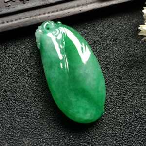 （超值推荐）糯冰种翠色福瓜挂件