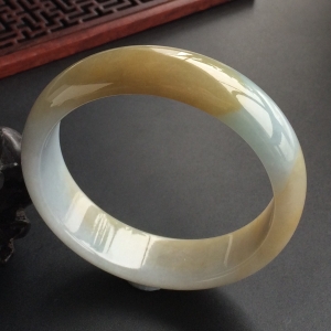 (超值推荐)糯冰种黄翡手镯(56mm)