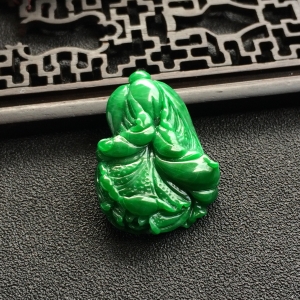 （超值推荐）糯冰种翠色白菜挂件
