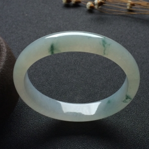（超值推荐）糯冰种飘花贵妃镯（55.6mm-50.6mm）