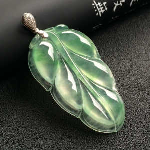（超值推荐）冰种飘花玉叶挂件