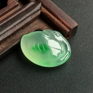 (超值推荐)冰种飘翠天鹅戒面