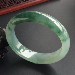 (超值推荐)糯冰种飘花手镯(56.7mm)