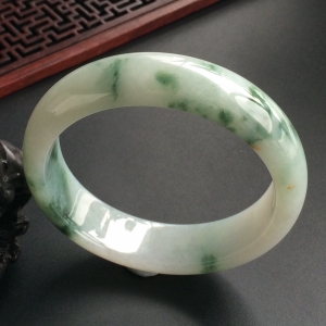 (超值推荐)糯冰种飘花手镯(60mm)