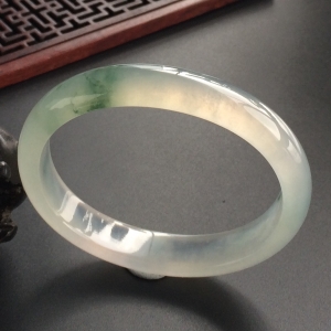 (超值推荐)冰种飘花贵妃镯(56.2mm-47.8mm)
