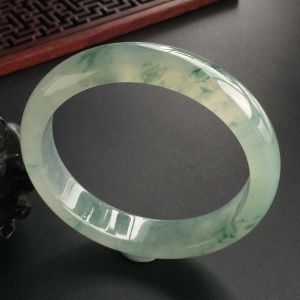 (超值推荐)冰种飘花手镯(57.7mm)