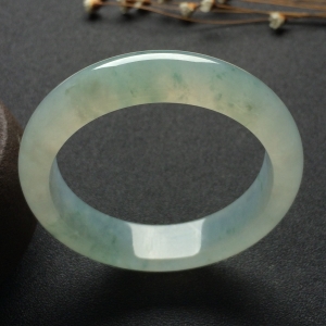 （超值推荐）糯冰种飘花手镯（56.3mm）