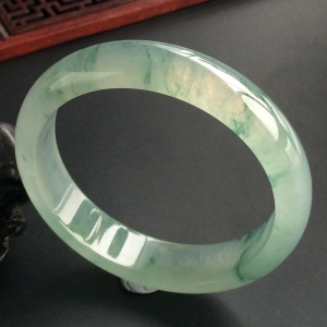 (超值推荐)冰种飘花手镯(57.5mm)
