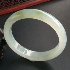 (超值推荐)冰种晴水略带黄翡手镯(54.7mm)