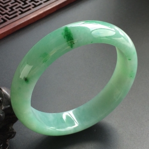 (超值推荐)糯冰种晴水飘翠手镯(57.8mm)