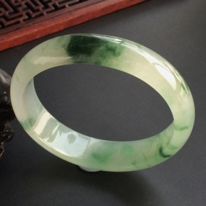 (超值推荐)冰种飘花贵妃镯(55.5mm-47.8mm)