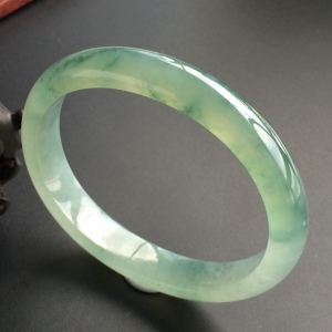 (超值推荐)冰种飘花贵妃镯(55mm-48.1mm)