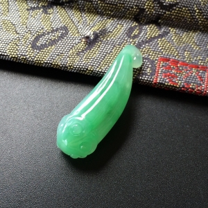 (超值推荐)糯冰种飘翠莲子挂件