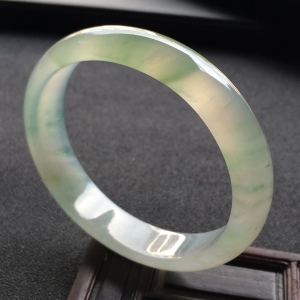 （超值推荐）冰种飘花贵妃镯（56.5mm-50.5mm）