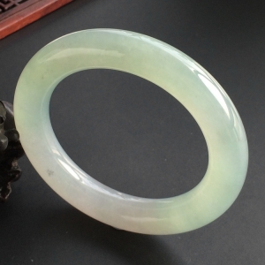 (超值推荐)糯冰种晴水圆条手镯(55.2mm)