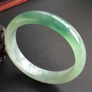 (超值推荐)糯冰种晴水飘花手镯(57.5mm)