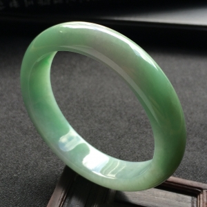 （超值推荐）糯冰种晴水贵妃镯（54.4mm-47.3mm）