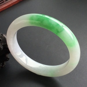 (超值推荐)糯冰种飘翠手镯(56.7mm)