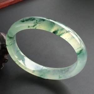 (超值推荐)冰种飘花贵妃镯(58.4mm-51.2mm)