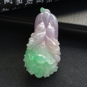 （超值推荐）糯冰种淡春带彩白菜挂件