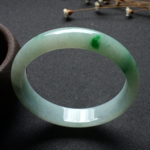 （超值推荐）糯冰种飘翠手镯（58.1mm）