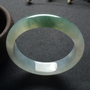 （超值推荐）糯冰种晴水手镯（55.1mm）