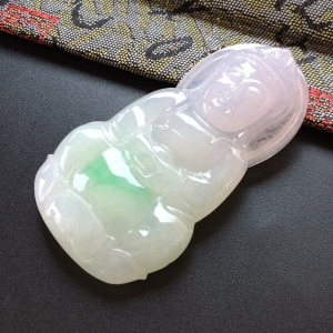 (超值推荐)糯冰种淡春带彩观音挂件