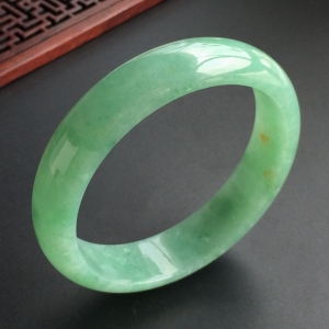 (超值推荐)糯冰种晴水略飘黄花手镯(58.2mm)